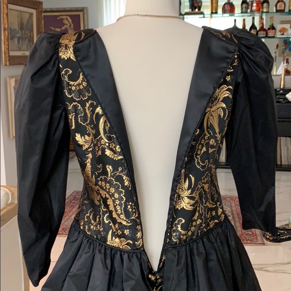 Vintage evening dress made “sur measures”.